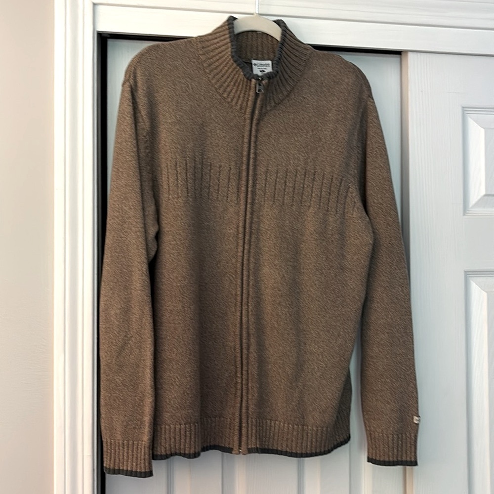 Columbia Brown Zip Up Sweater with Ribbed Texture!